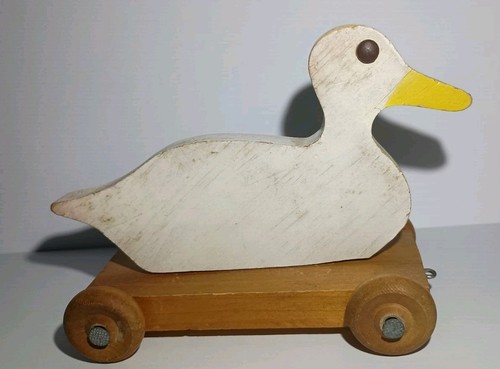 Vintage wooden pull along - vintage,